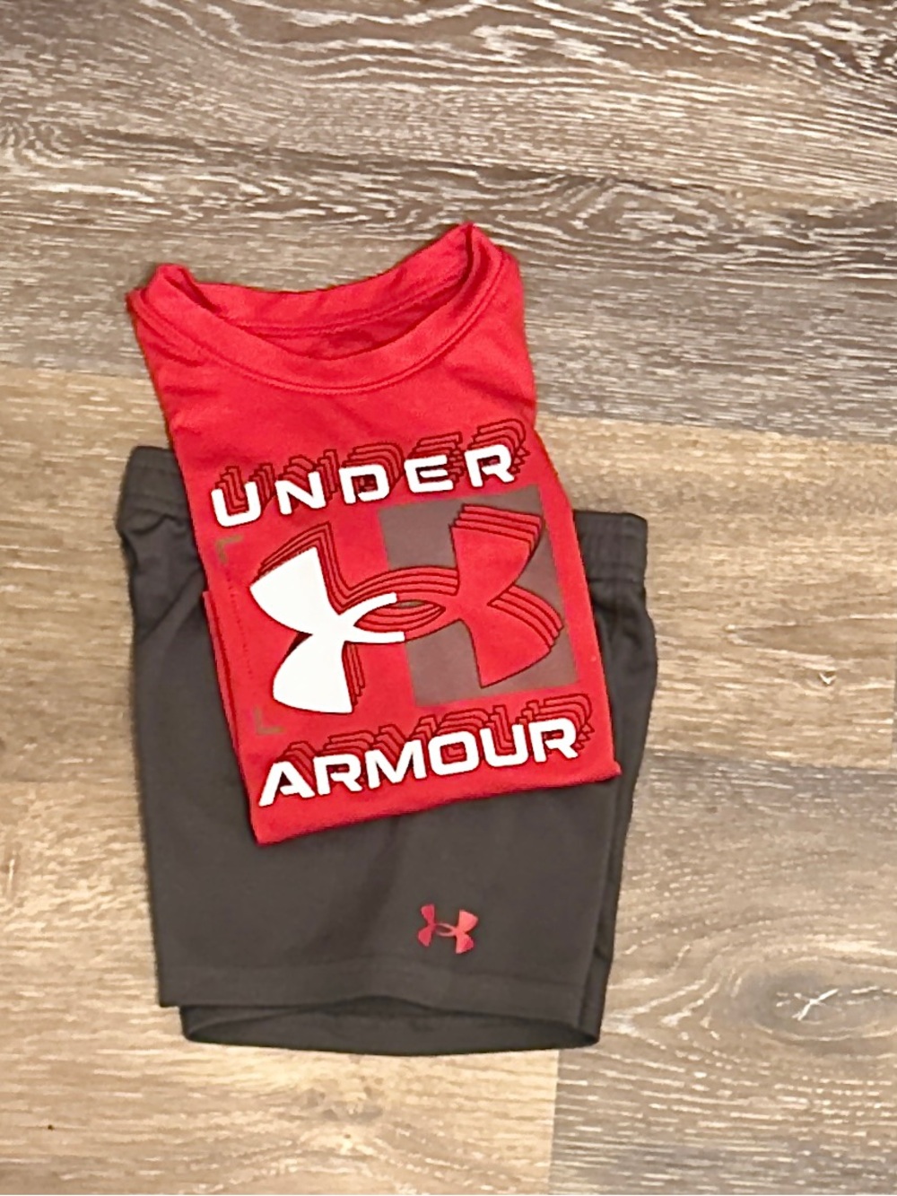 Toddler Boy Under Armour Logo Graphic Tee & Mesh Shorts Set - Picture 4 of 8